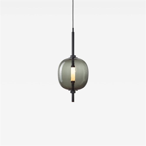 Brokis+UNDER PRESSURE VERTICAL MORE LED 2x2,5W 250lm 2700K CRI>90, hämardatav, rippvalgusti, must, suitsune pragudega kuppel
